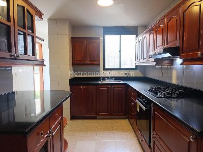 Apartamento de 3 alcobas en venta en Los Balsos, Medellín, 210 m² · foto 6 de 18