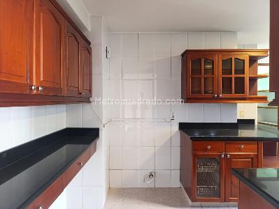 Apartamento de 3 alcobas en venta en Los Balsos, Medellín, 210 m² · foto 7 de 18