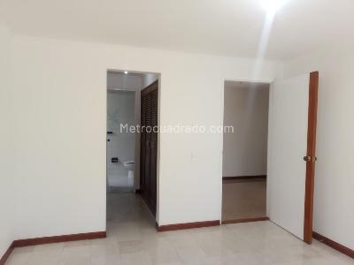 Apartamento de 3 alcobas en arriendo en Los Balsos, Medellín, 132 m² · foto 10 de 18