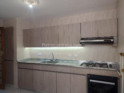 Apartamento de 3 alcobas en arriendo en Los Balsos, Medellín, 132 m² · foto 6 de 18