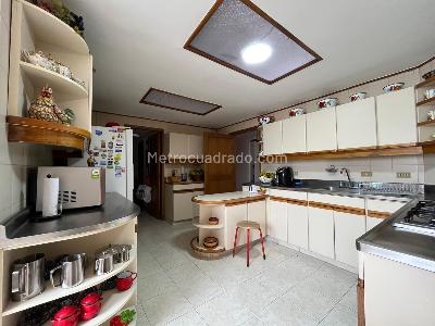 Apartamento de 3 alcobas en venta en El Poblado, Medellín, 175 m² · foto 9 de 19