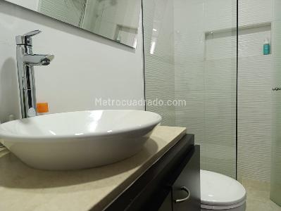 Apartamento de 3 alcobas en venta en El Poblado, Medellín, 127 m² · foto 18 de 19