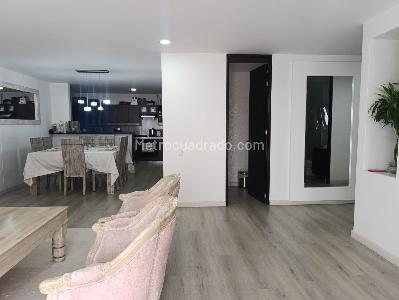 Apartamento de 3 alcobas en venta en El Poblado, Medellín, 127 m² · foto 4 de 19