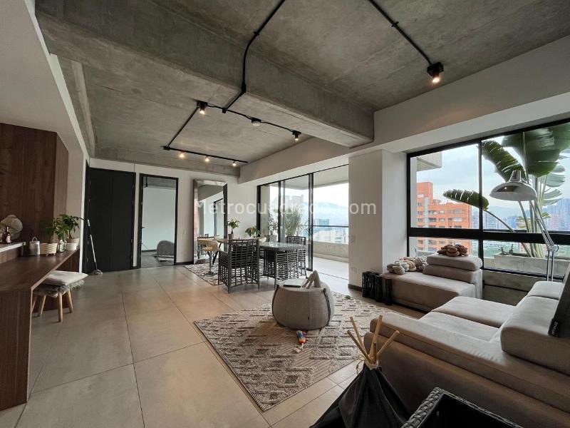 Apartamento Amoblado de 2 Alcobas en Los Parra con Piscina y Gimnasio