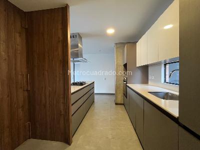 Apartamento de 2 alcobas en venta en El Poblado, Medellín, 125 m² · foto 8 de 15