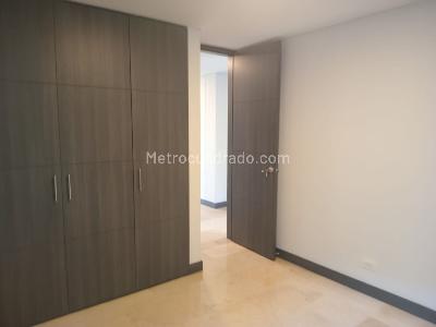 Apartamento de 3 alcobas en venta en El Poblado, Medellín, 146 m² · foto 12 de 18