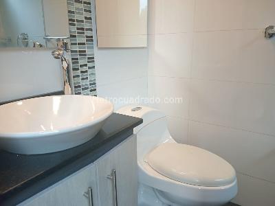 Apartamento de 3 alcobas en venta en El Poblado, Medellín, 146 m² · foto 17 de 18