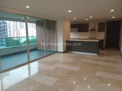 Apartamento de 3 alcobas en venta en El Poblado, Medellín, 146 m² · foto 2 de 18
