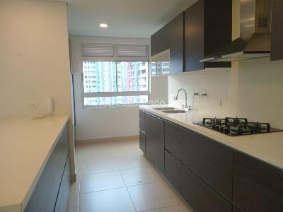 Apartamento de 3 alcobas en venta en El Poblado, Medellín, 146 m² · foto 6 de 18