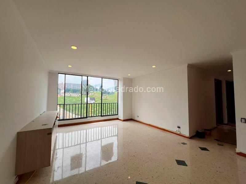 3BR Apartment with Balcony and Covered Parking in El Poblado - 3
