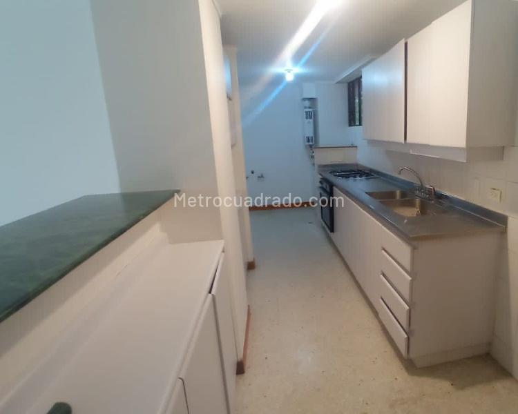 3BR Apartment with Balcony and Covered Parking in El Poblado - 5