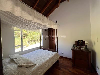 Casa de 3 alcobas en venta en El Poblado, Medellín, 455 m² · foto 10 de 20