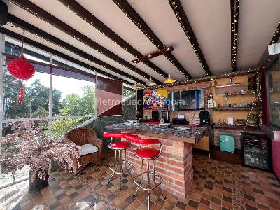 Casa de 3 alcobas en venta en El Poblado, Medellín, 455 m² · foto 15 de 20