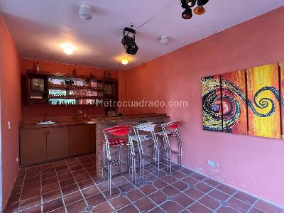Casa de 3 alcobas en venta en El Poblado, Medellín, 455 m² · foto 17 de 20