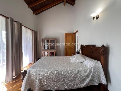Casa de 3 alcobas en venta en El Poblado, Medellín, 455 m² · foto 9 de 20