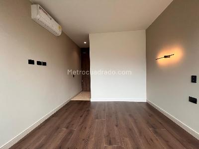 Apartamento de 3 alcobas en venta en El Poblado, Medellín, 209 m² · foto 16 de 20
