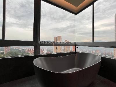 Apartamento de 3 alcobas en venta en El Poblado, Medellín, 209 m² · foto 19 de 20