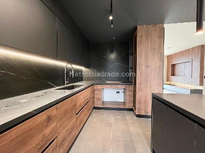 Apartamento de 3 alcobas en venta en El Poblado, Medellín, 209 m² · foto 9 de 20