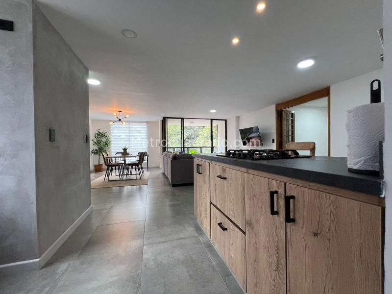 Apartamento en Arriendo, EL POBLADO, Medellín - Więcej