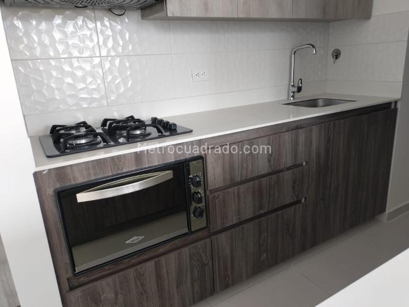 3BR Apartment in El Poblado with Balcony & Covered Parking - 6