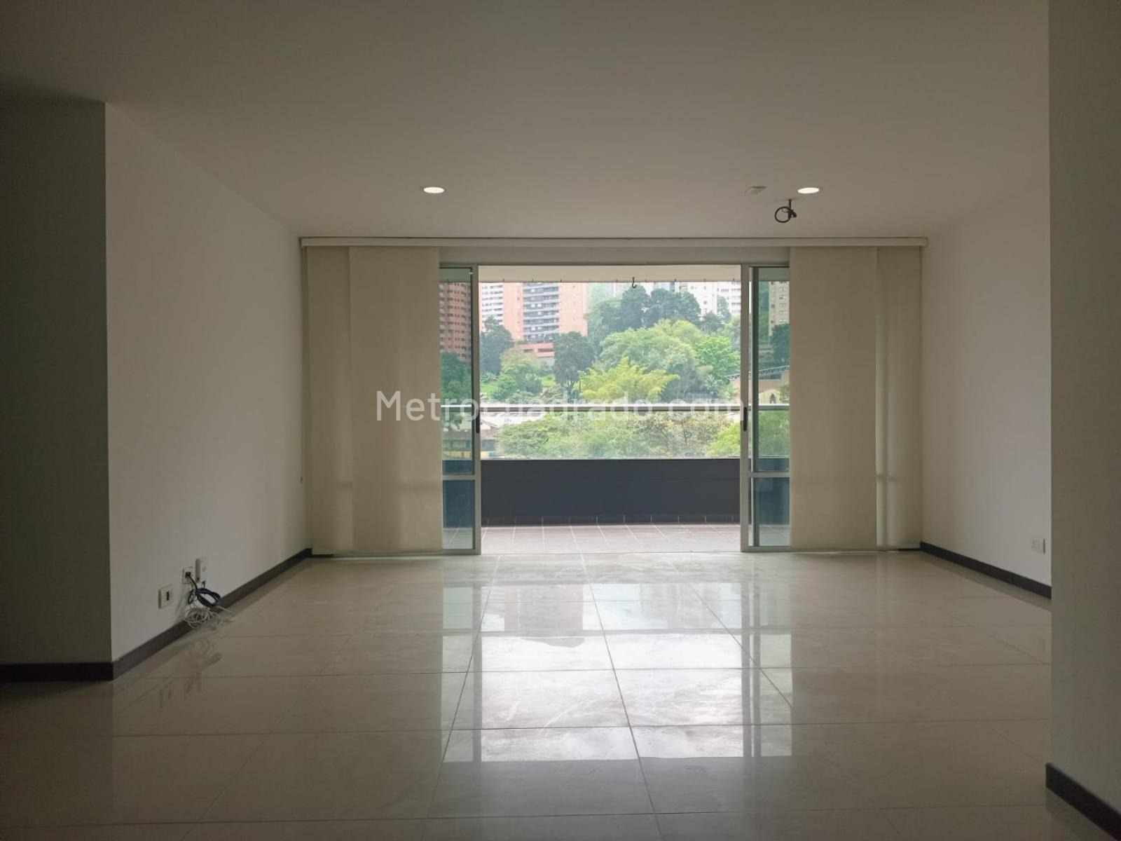 Apartamento de 3 habitaciones en venta en El Poblado, Medellín — imagen 1 de 20