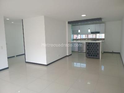 Apartamento de 3 alcobas en venta en El Poblado, Medellín, 117 m² · foto 3 de 20