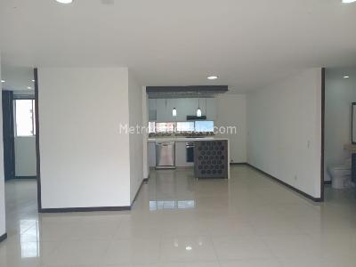 Apartamento de 3 alcobas en venta en El Poblado, Medellín, 117 m² · foto 4 de 20