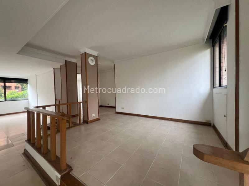 Spacious 2BR Apartment in Quiet El Poblado Area - 2