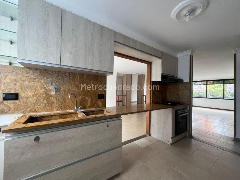 Spacious 2BR Apartment in Quiet El Poblado Area - 7