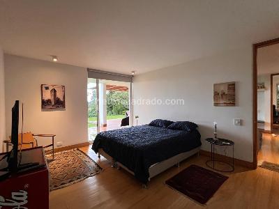 Casa de 3 alcobas en venta en El Poblado, Medellín, 460 m² · foto 12 de 20