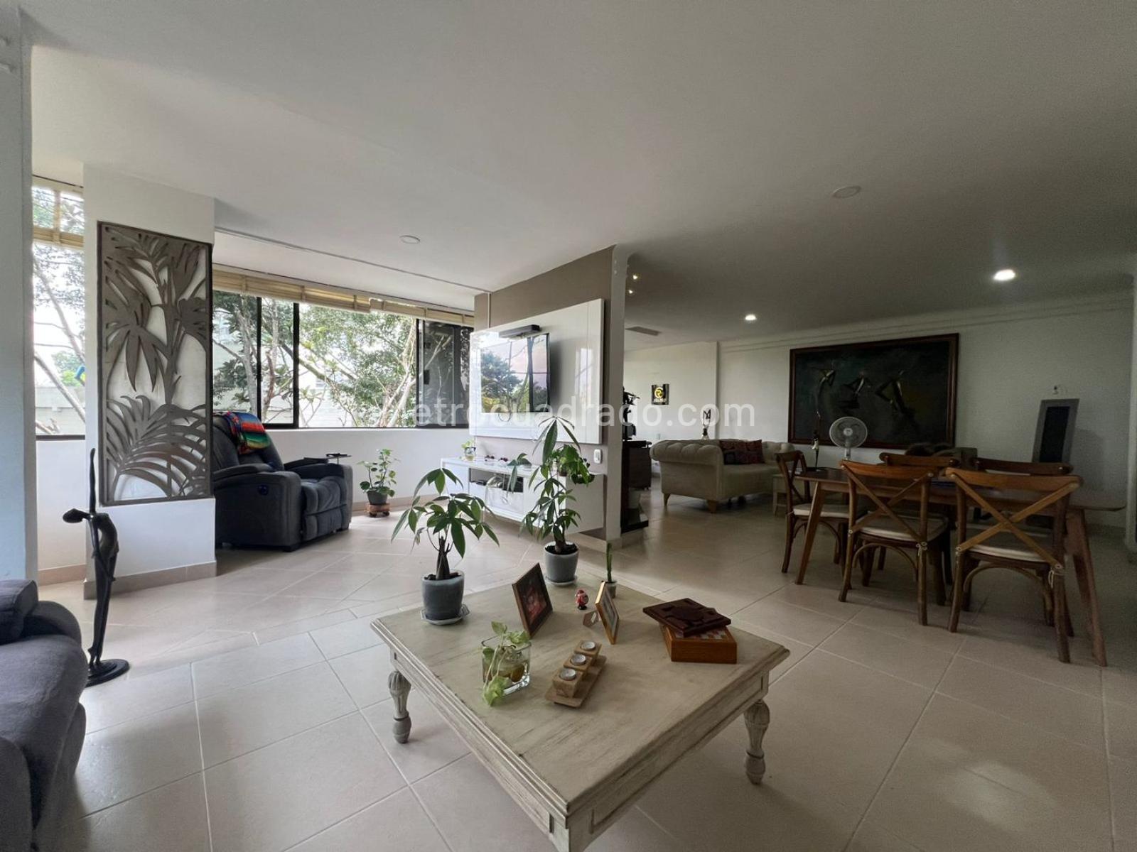 Apartamento de 3 habitaciones en venta en El Poblado, Medellín — imagen 1 de 20