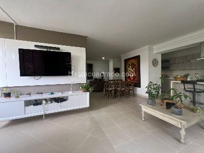 Apartamento de 3 alcobas en venta en El Poblado, Medellín, 215 m² · foto 3 de 20