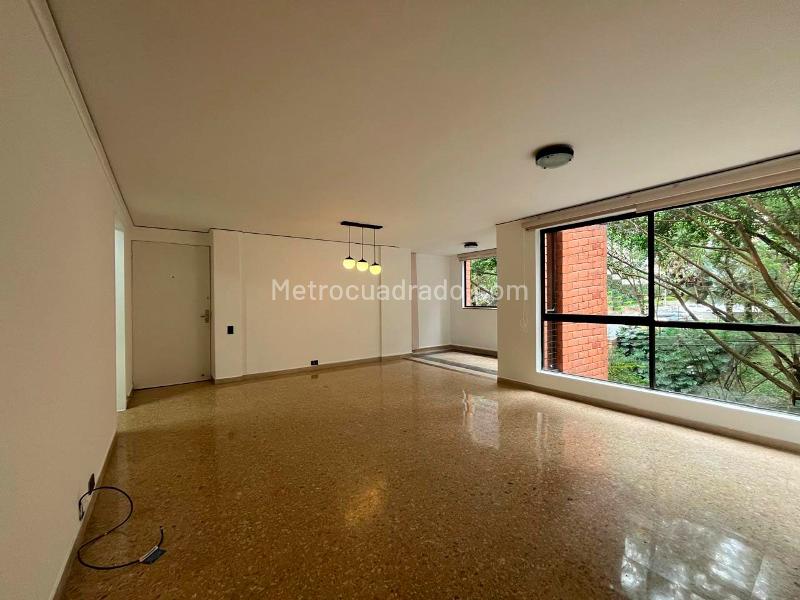 2BR Apartment in El Poblado with Balcony & Covered Linear Parking - 4