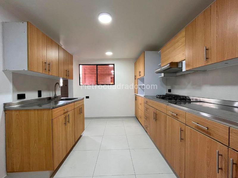 2BR Apartment in El Poblado with Balcony & Covered Linear Parking - 5