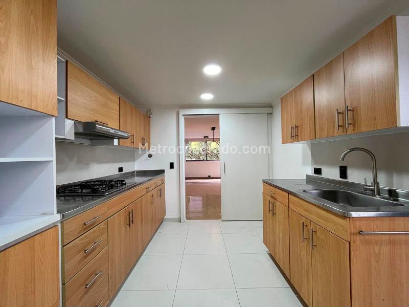 2BR Apartment in El Poblado with Balcony & Covered Linear Parking - 6