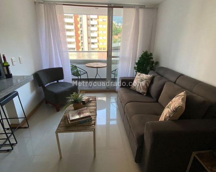 Modern 2BR Apartment with Pool in Envigado - 4