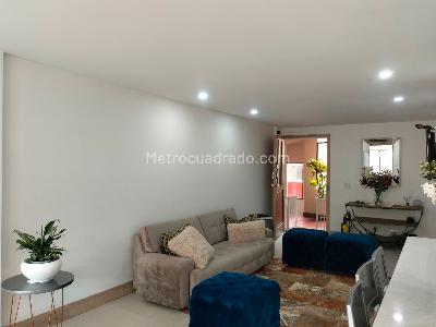 Apartamento de 3 alcobas en venta en Las Lomas, Medellín, 203 m² · foto 2 de 19