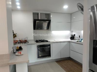 Apartamento de 3 alcobas en venta en Las Lomas, Medellín, 203 m² · foto 6 de 19