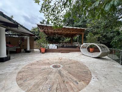 Casa de 3 alcobas en venta en El Poblado, Medellín, 538 m² · foto 13 de 15