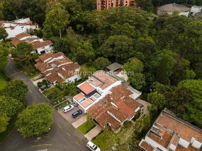 Casa de 3 alcobas en venta en El Poblado, Medellín, 538 m² · foto 14 de 15
