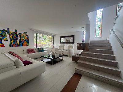 Casa de 3 alcobas en venta en El Poblado, Medellín, 538 m² · foto 3 de 15