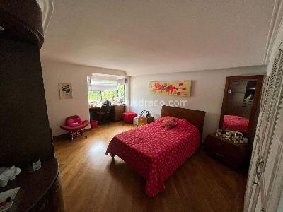 Casa de 3 alcobas en venta en El Poblado, Medellín, 538 m² · foto 6 de 15