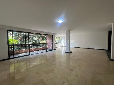 Casa en arriendo en El Poblado, Medellín · foto 4 de 20