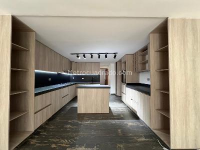 Casa en arriendo en El Poblado, Medellín · foto 8 de 20