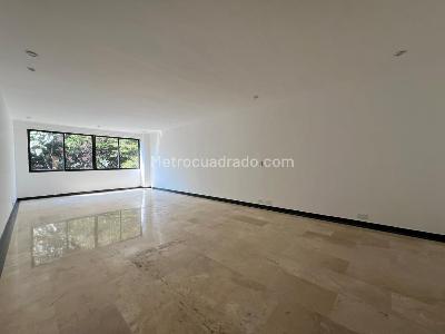 Casa en arriendo en El Poblado, Medellín · foto 9 de 20