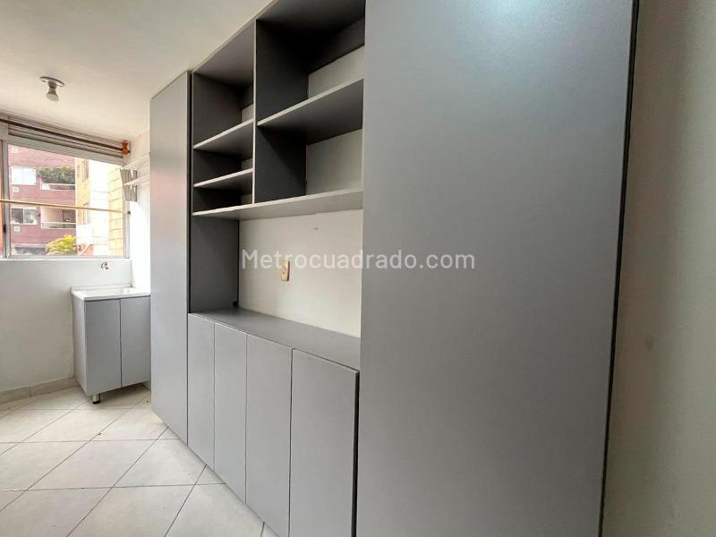 Apartamento de 2 Alcobas en El Poblado con Balcón y Parqueadero Cubierto - 6