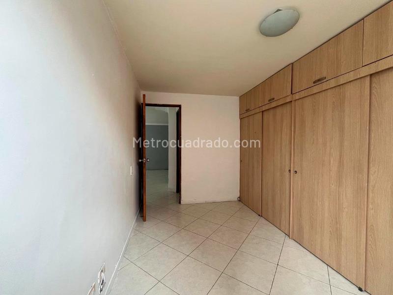Apartamento de 2 Alcobas en El Poblado con Balcón y Parqueadero Cubierto - 8