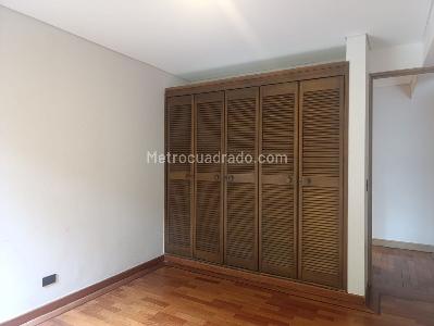 Apartamento de 3 alcobas en venta en El Poblado, Medellín, 212 m² · foto 10 de 19
