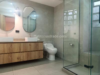 Apartamento de 3 alcobas en venta en El Poblado, Medellín, 212 m² · foto 16 de 19