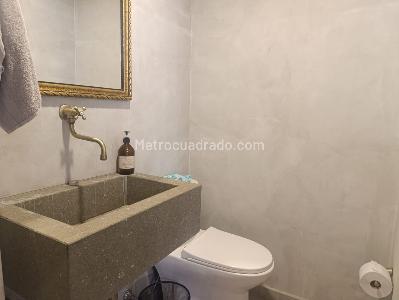 Apartamento de 3 alcobas en venta en El Poblado, Medellín, 212 m² · foto 17 de 19